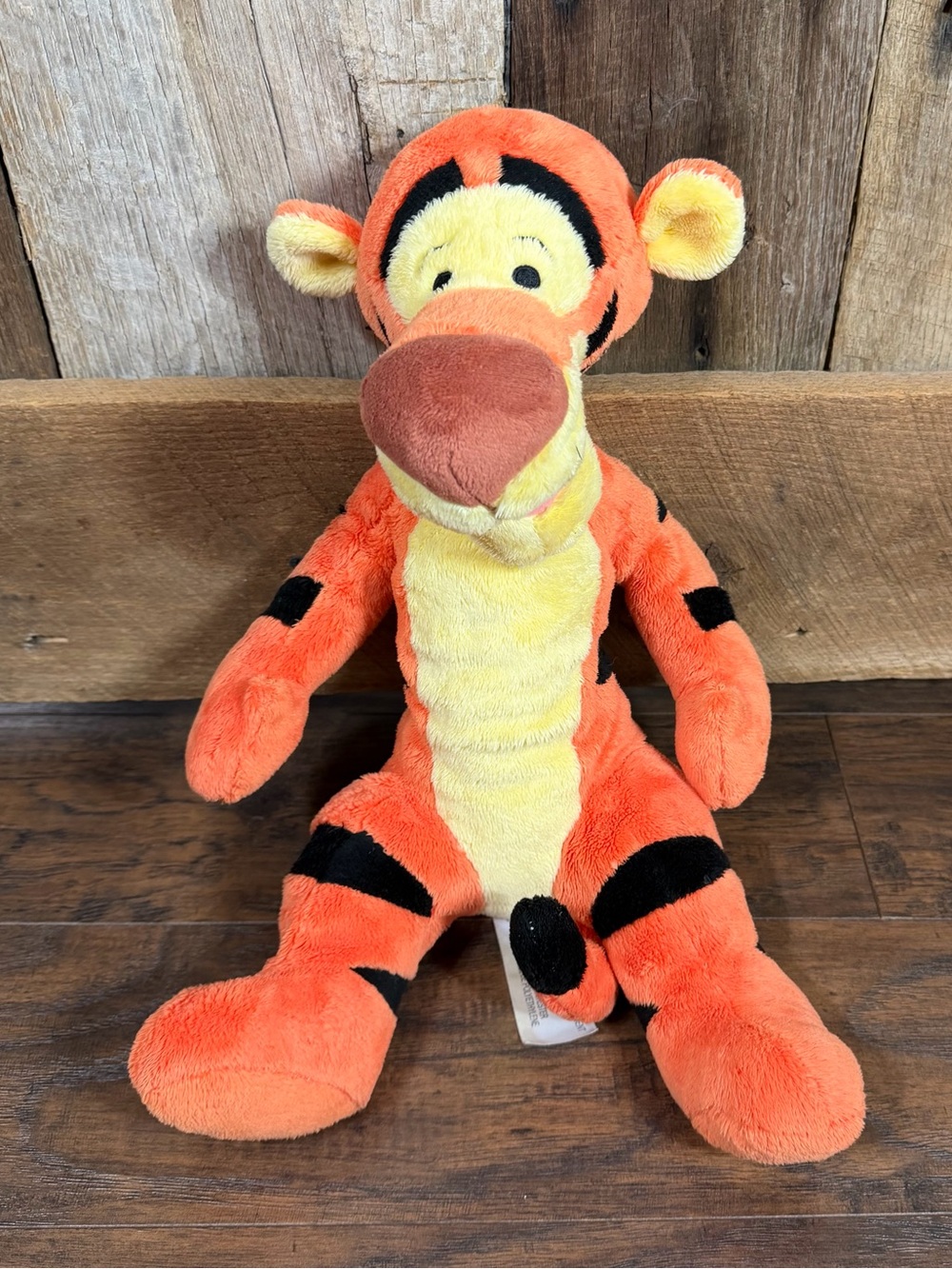 Authentic 2018 Disney Store Official Tigger Soft Plush-18 inches